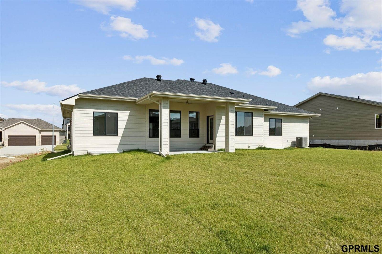 21115 Jessie Avenue, Elkhorn, NE 68022