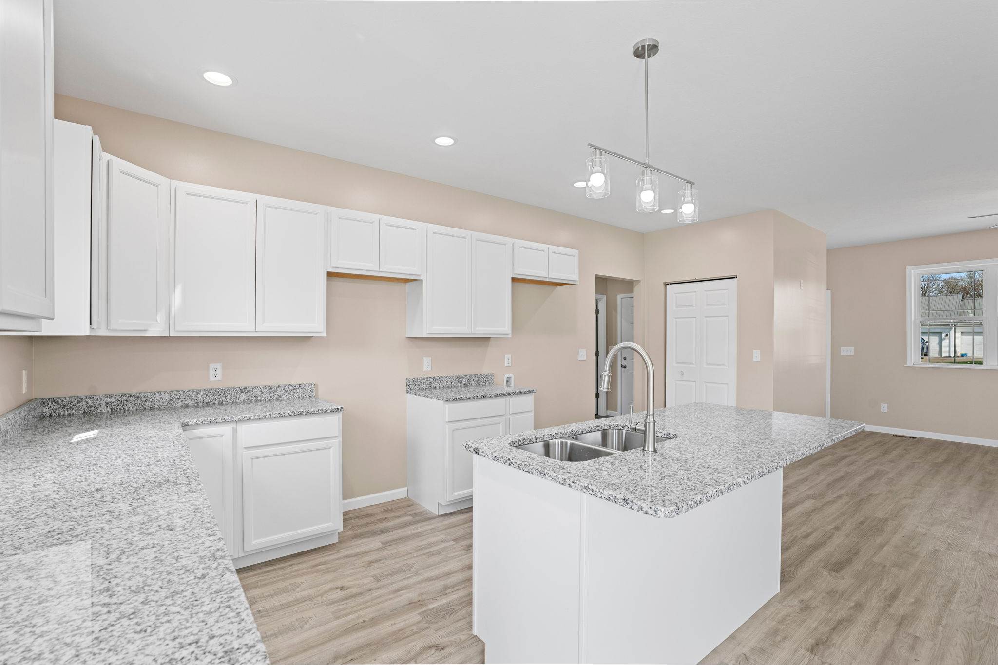 1108 W Ewing St, Clinton, IN 47842