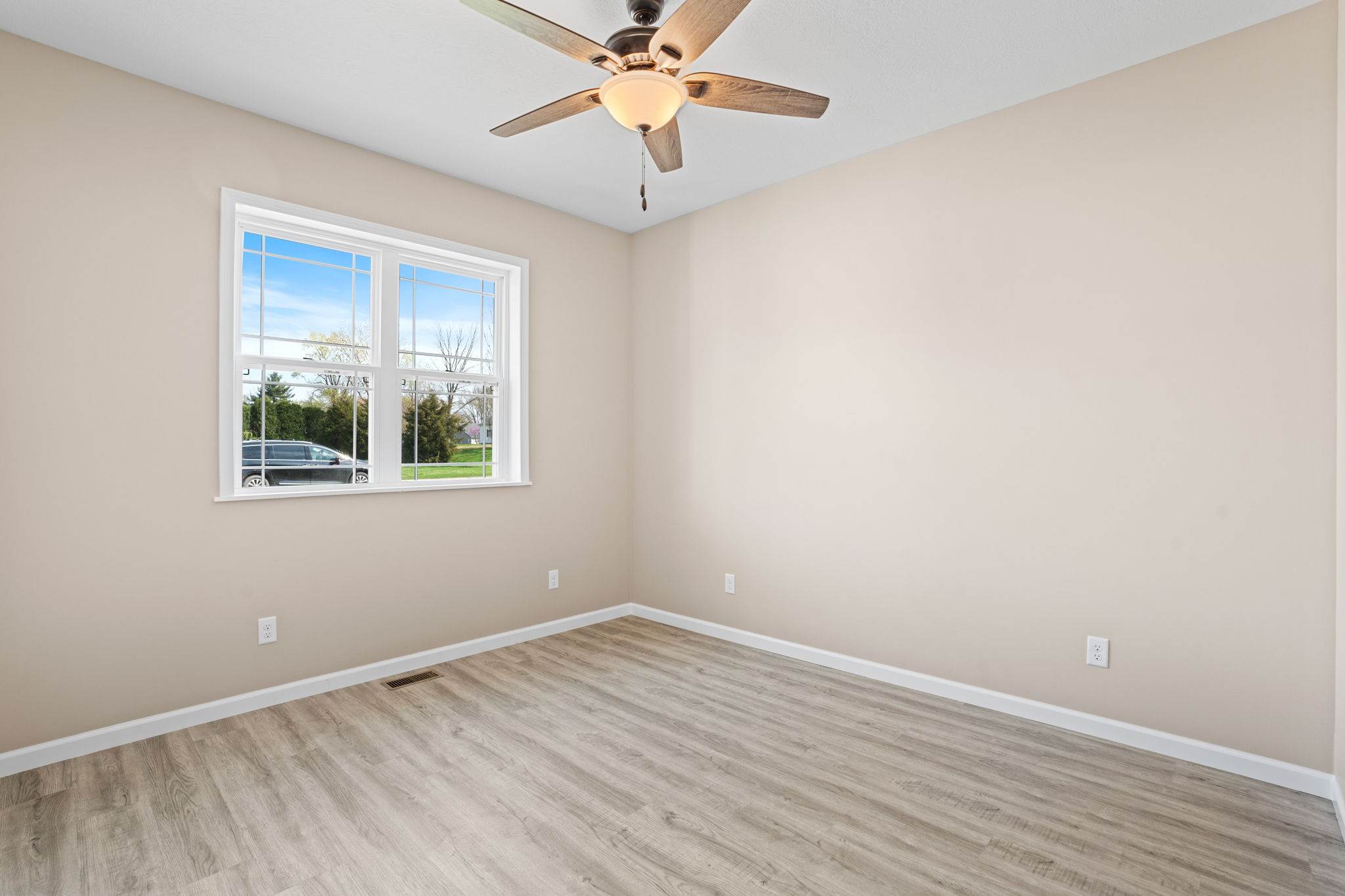 1108 W Ewing St, Clinton, IN 47842