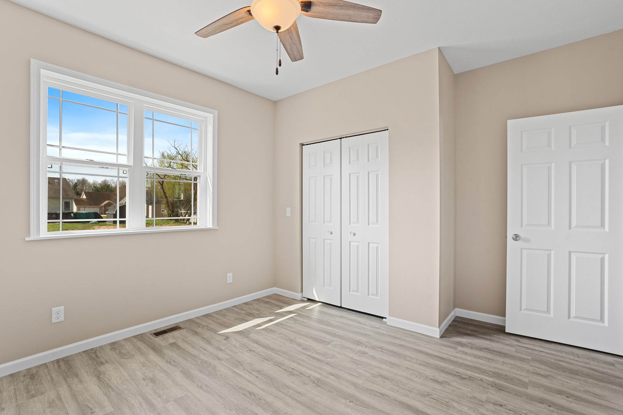 1108 W Ewing St, Clinton, IN 47842