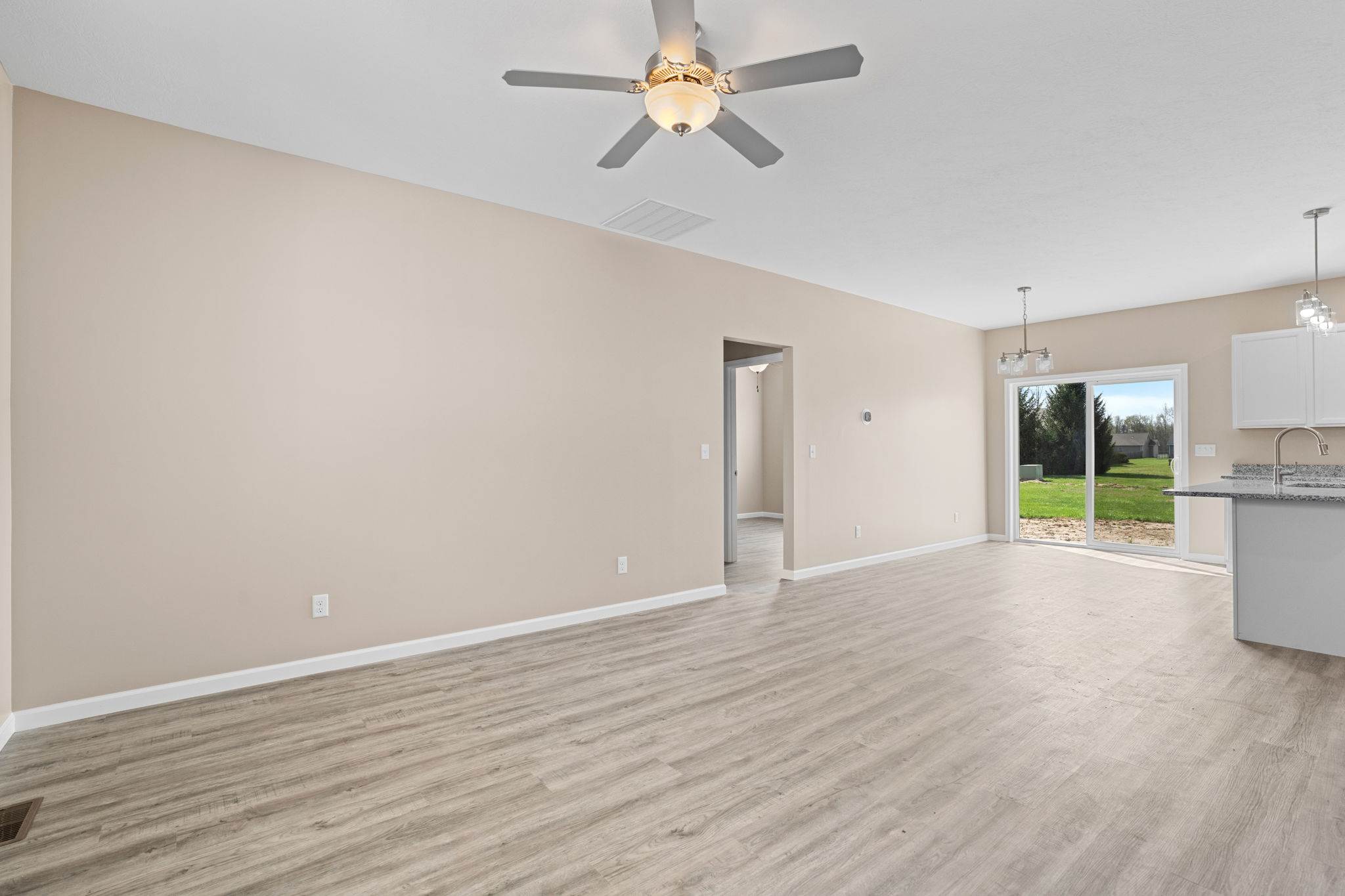 1108 W Ewing St, Clinton, IN 47842