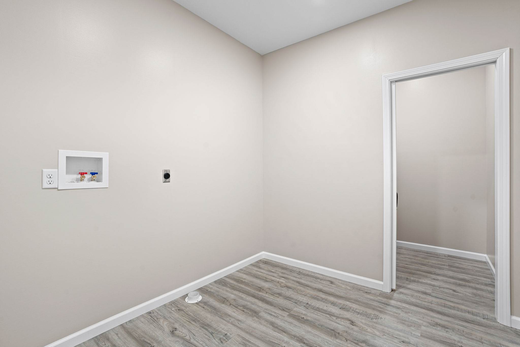 1108 W Ewing St, Clinton, IN 47842