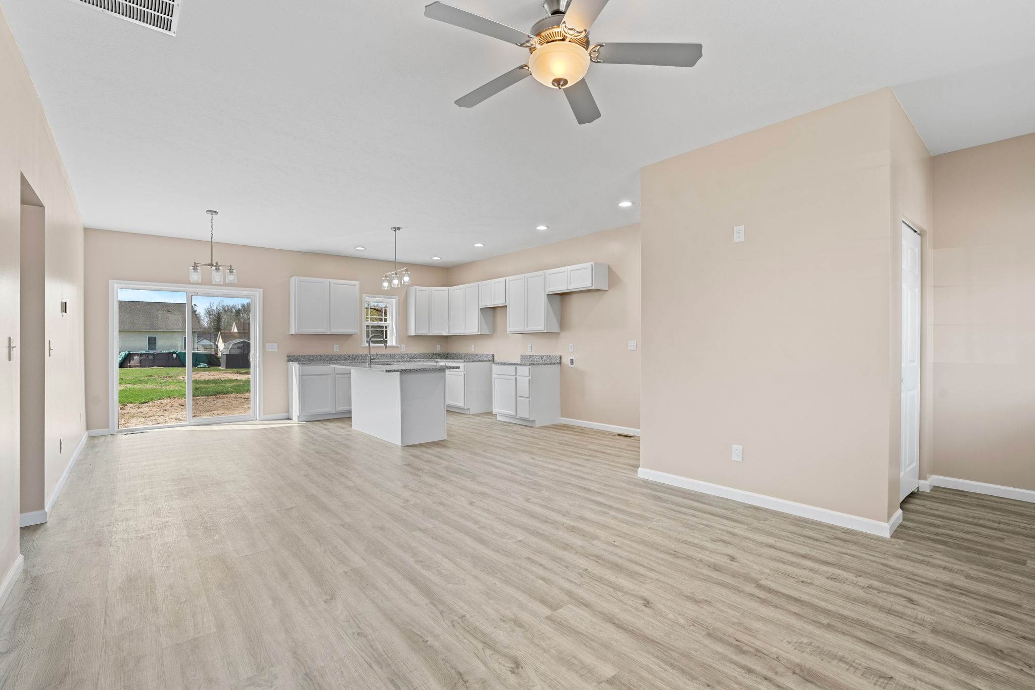 1108 W Ewing St, Clinton, IN 47842