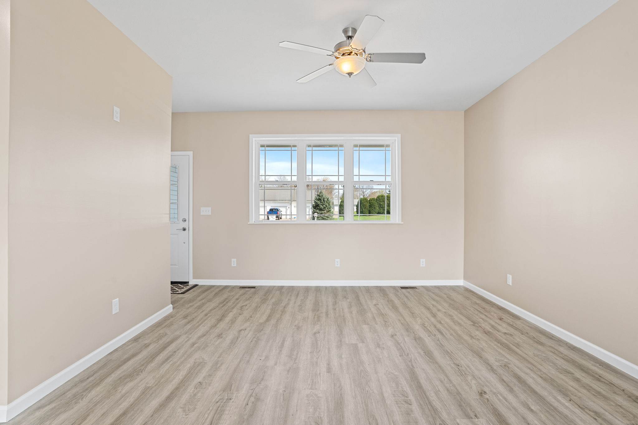 1108 W Ewing St, Clinton, IN 47842