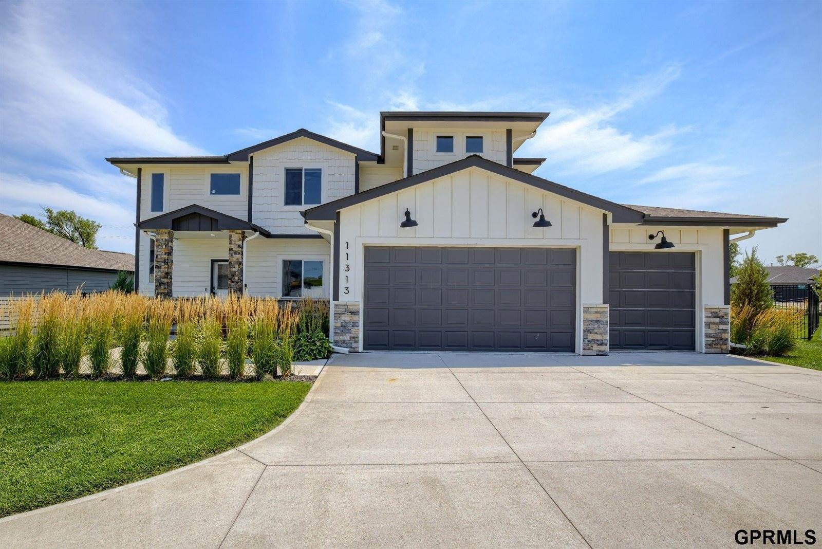 11313 Sunburst Drive, Papillion, NE 68046