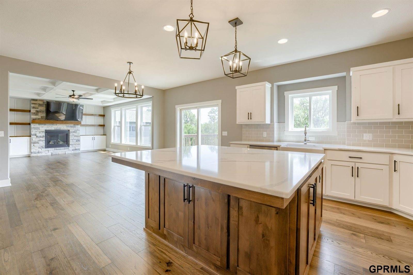 11313 Sunburst Drive, Papillion, NE 68046