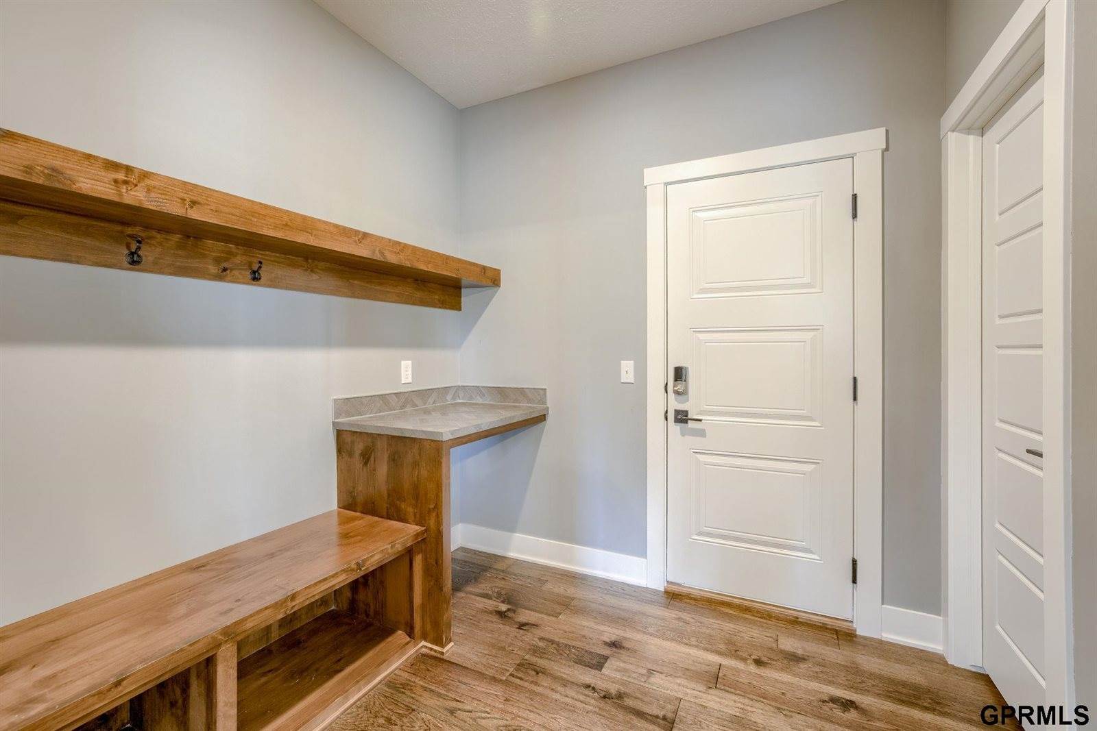 11313 Sunburst Drive, Papillion, NE 68046