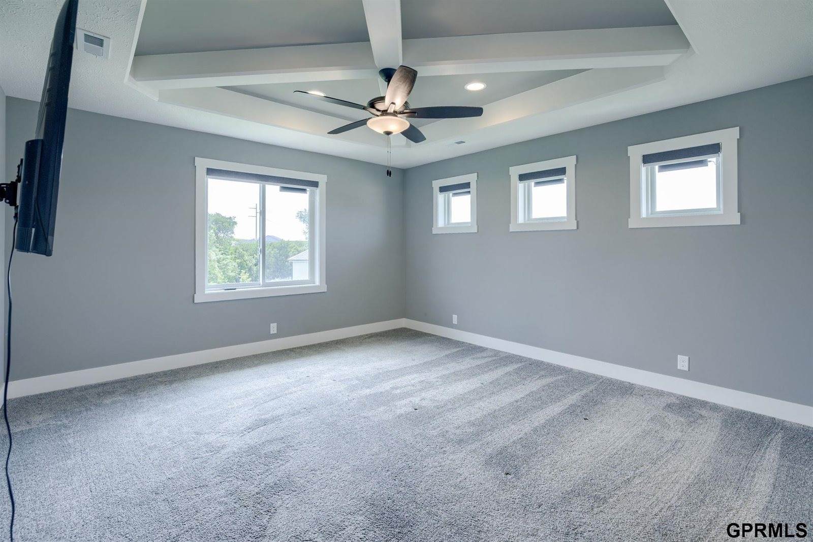 11313 Sunburst Drive, Papillion, NE 68046