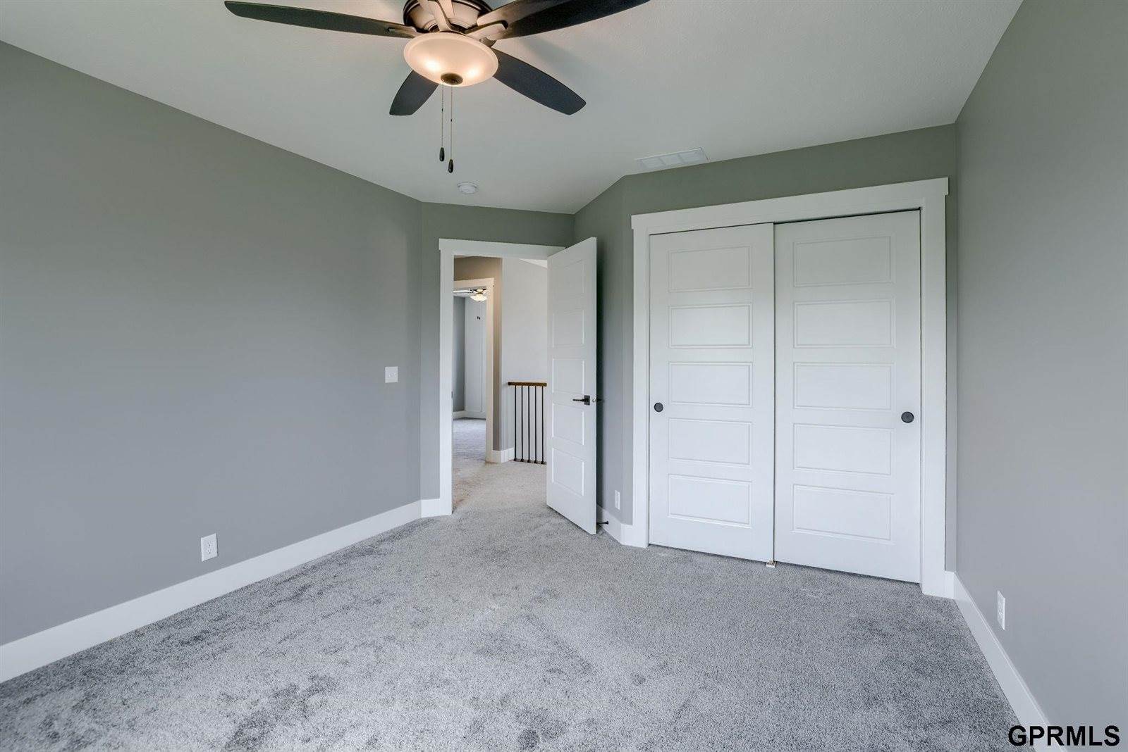 11313 Sunburst Drive, Papillion, NE 68046