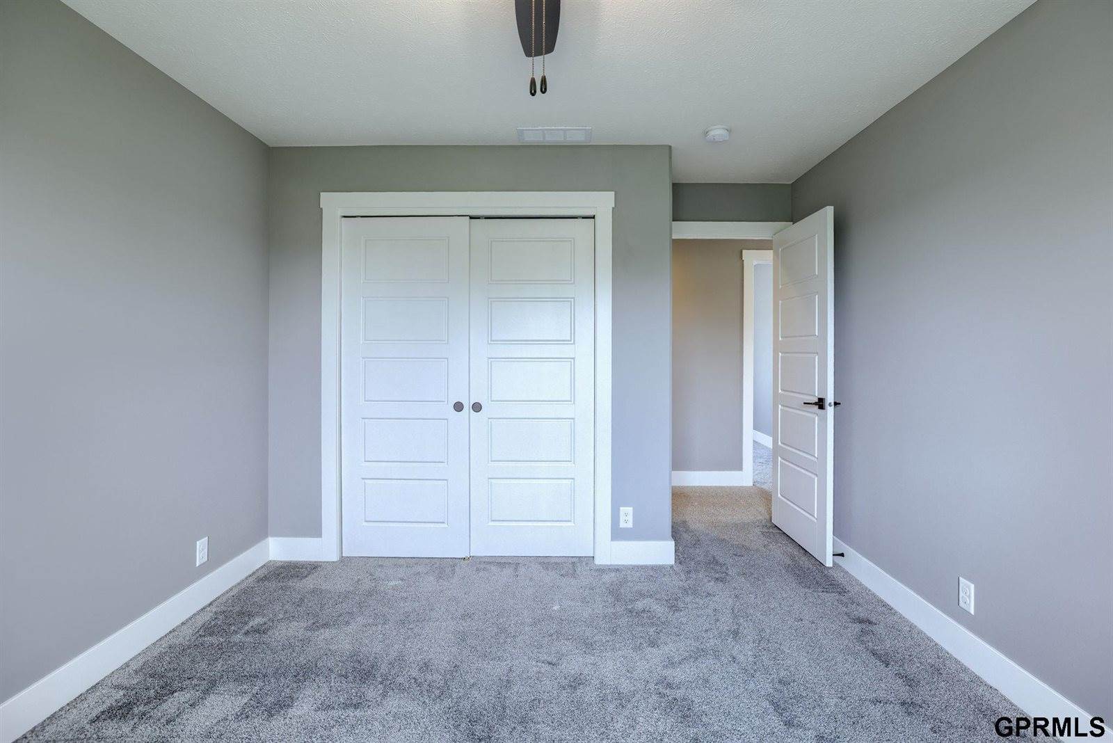 11313 Sunburst Drive, Papillion, NE 68046