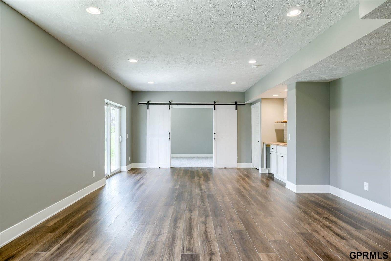 11313 Sunburst Drive, Papillion, NE 68046