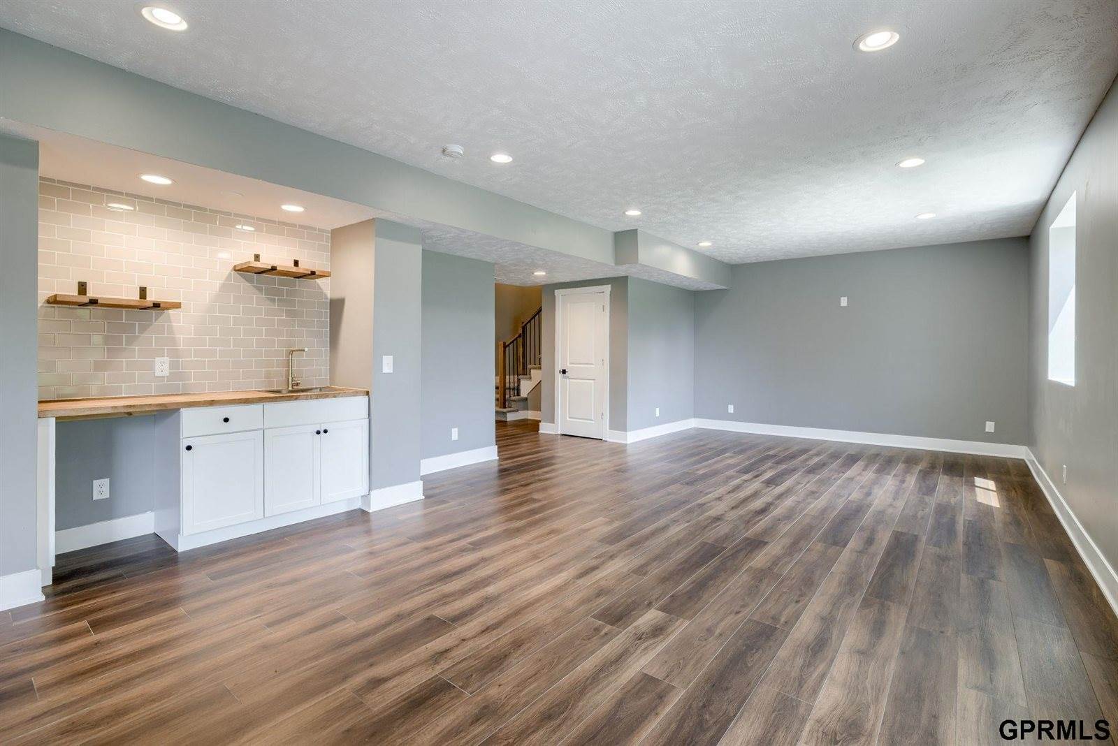 11313 Sunburst Drive, Papillion, NE 68046