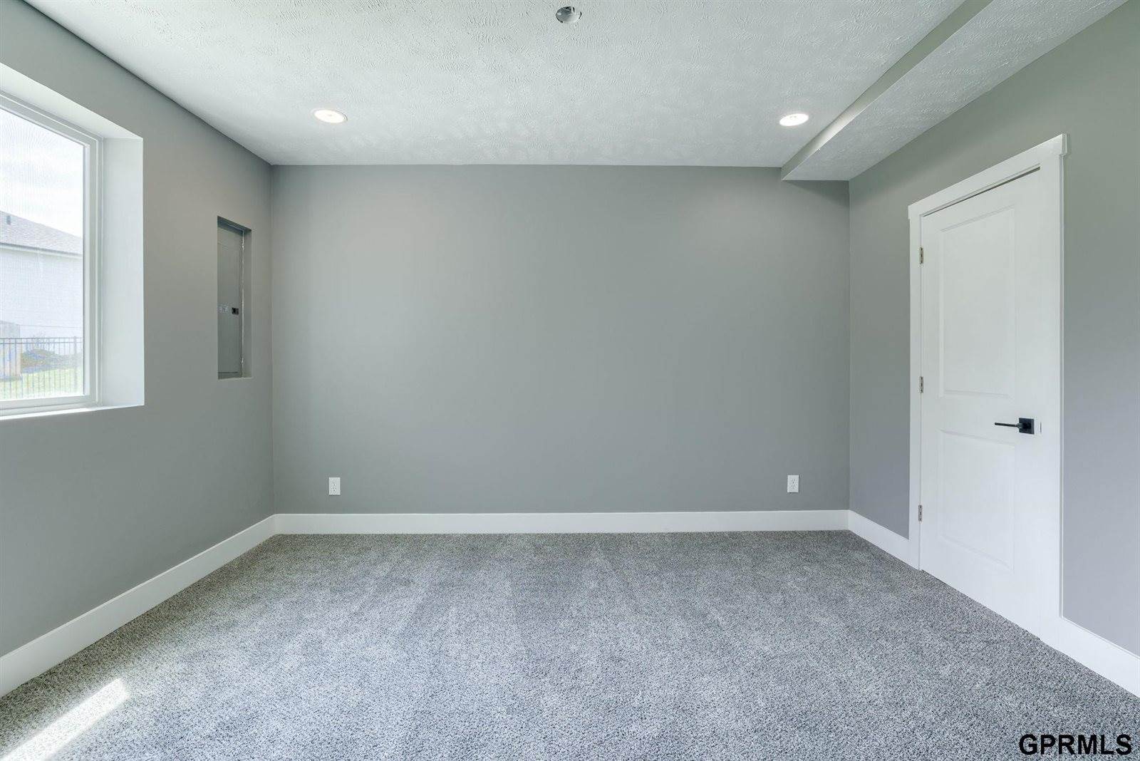 11313 Sunburst Drive, Papillion, NE 68046