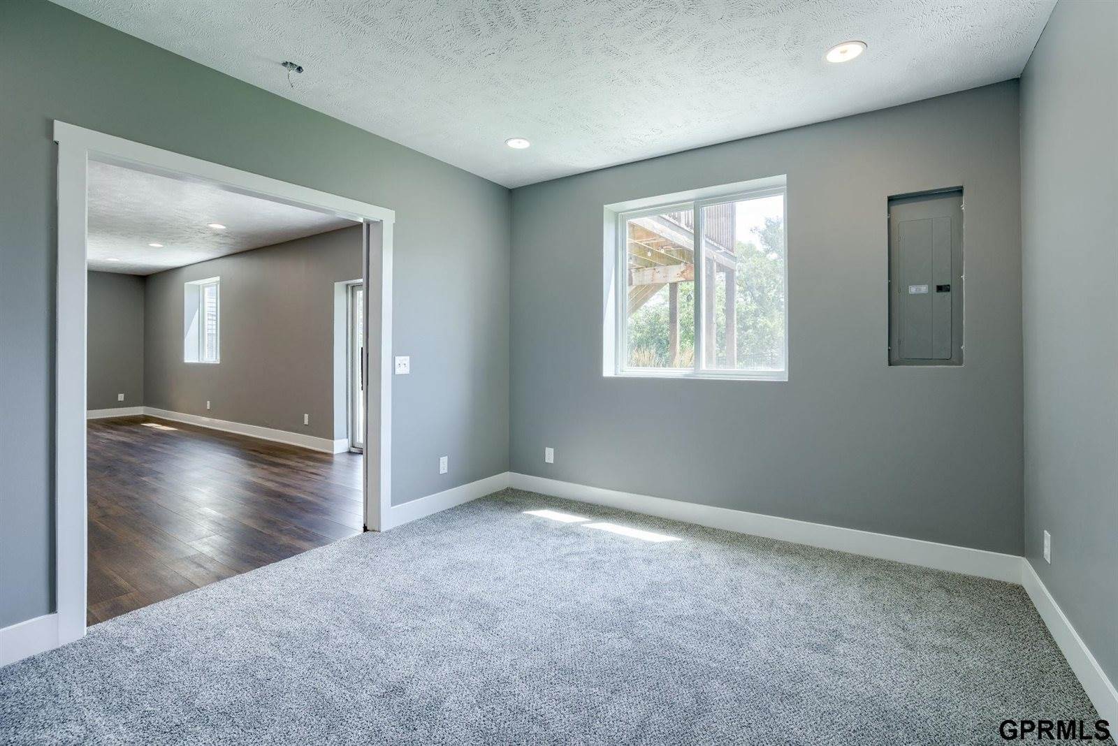 11313 Sunburst Drive, Papillion, NE 68046