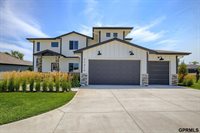 11313 Sunburst Drive, Papillion, NE 68046