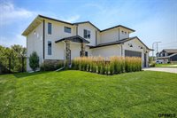 11313 Sunburst Drive, Papillion, NE 68046