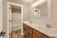 11313 Sunburst Drive, Papillion, NE 68046