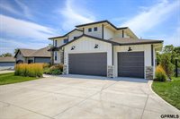 11313 Sunburst Drive, Papillion, NE 68046