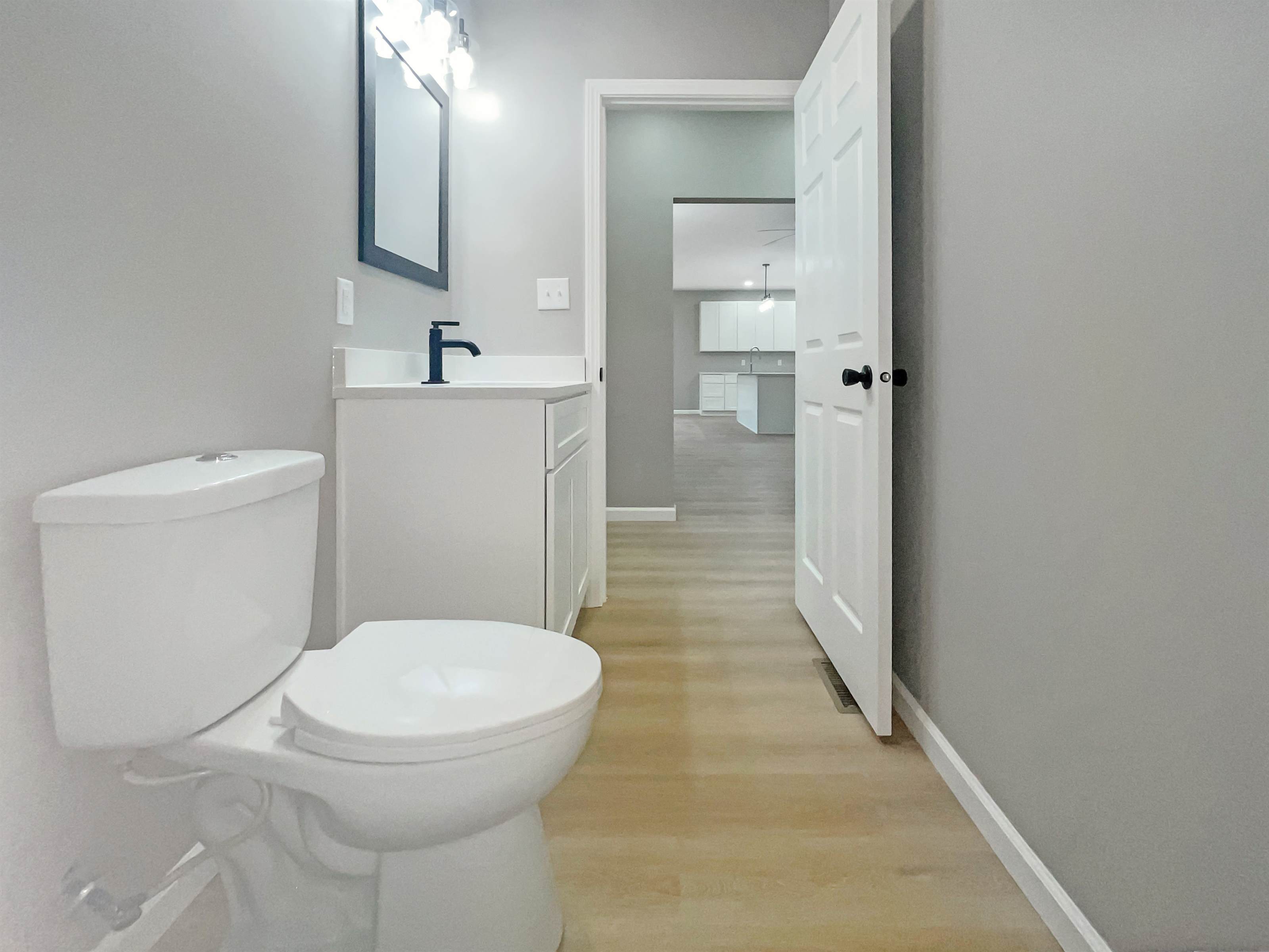 1162 W Ewing St, Clinton, IN 47842