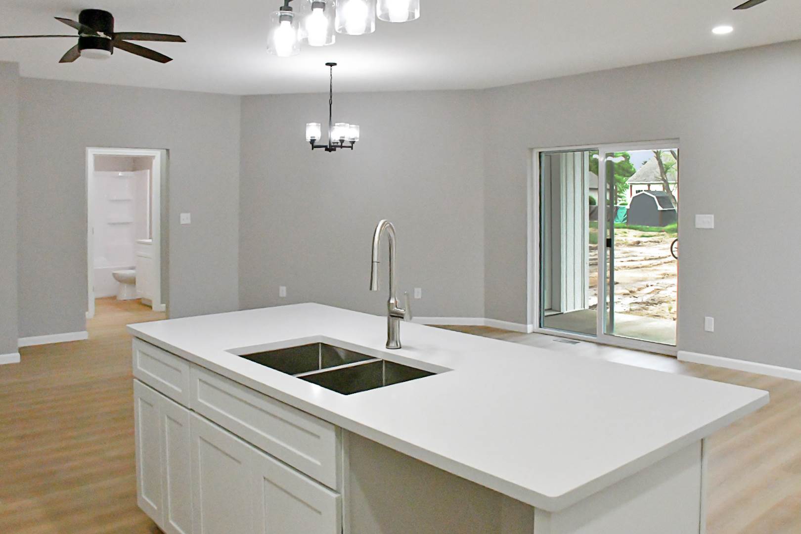 1162 W Ewing St, Clinton, IN 47842