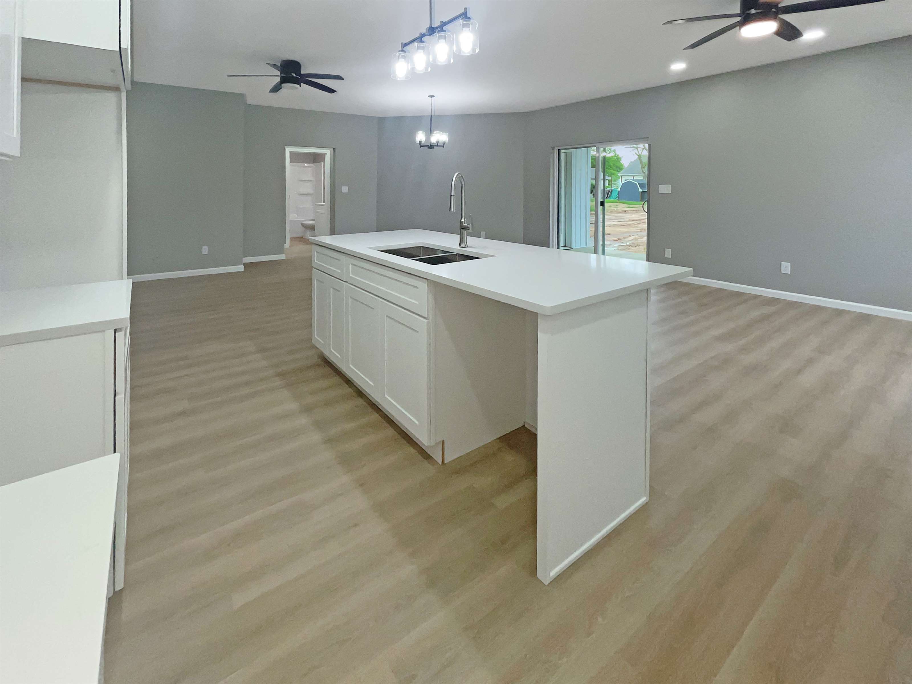 1162 W Ewing St, Clinton, IN 47842