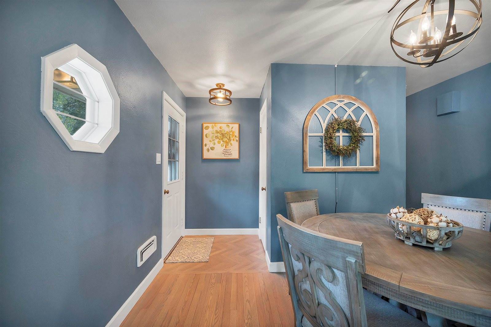 1202 Ridgeway Boulevard, De Pere, WI 54115