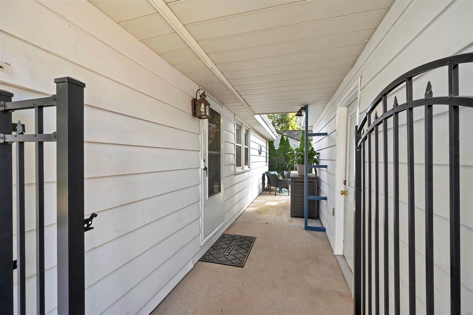 1202 Ridgeway Boulevard, De Pere, WI 54115