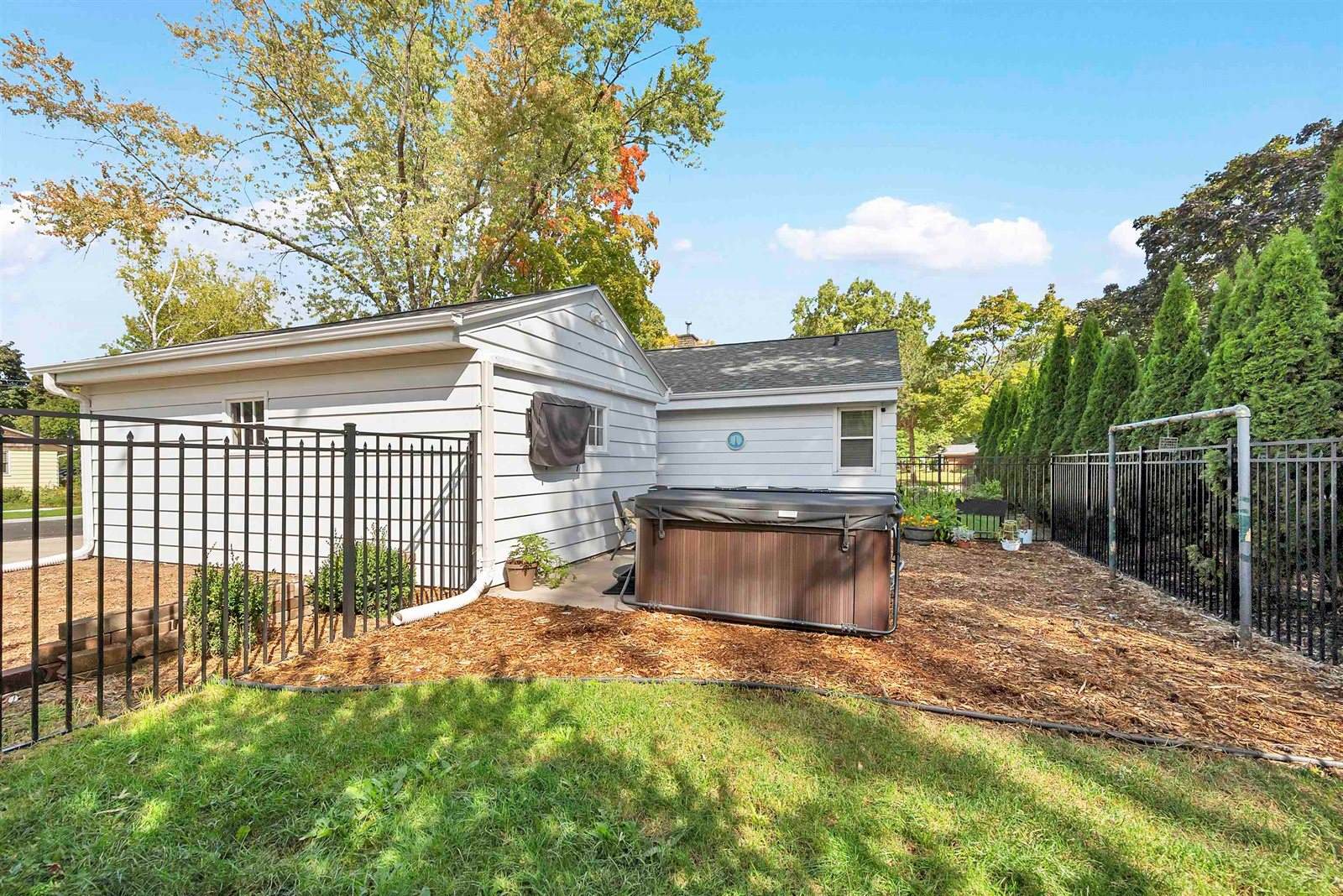 1202 Ridgeway Boulevard, De Pere, WI 54115