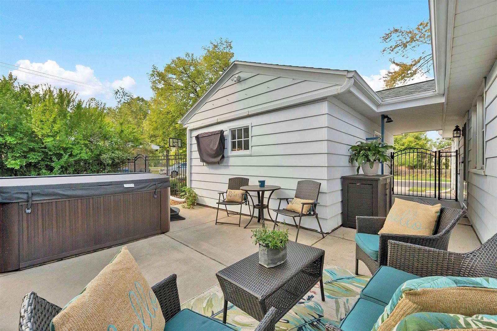 1202 Ridgeway Boulevard, De Pere, WI 54115