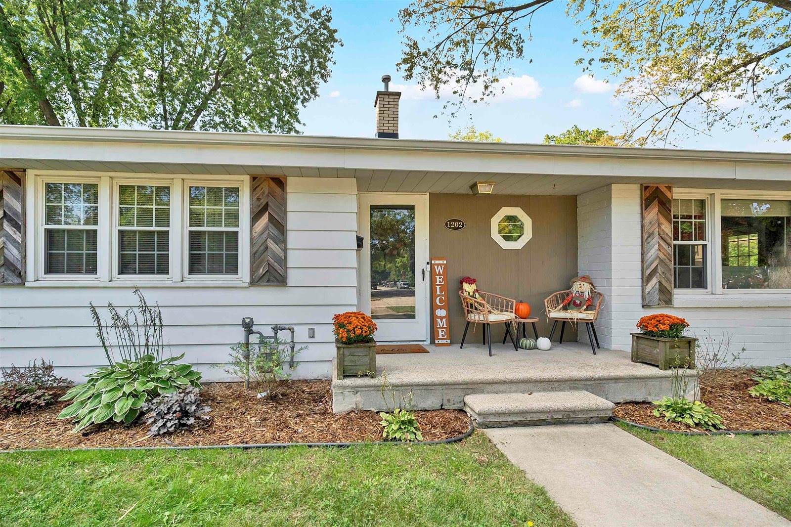 1202 Ridgeway Boulevard, De Pere, WI 54115