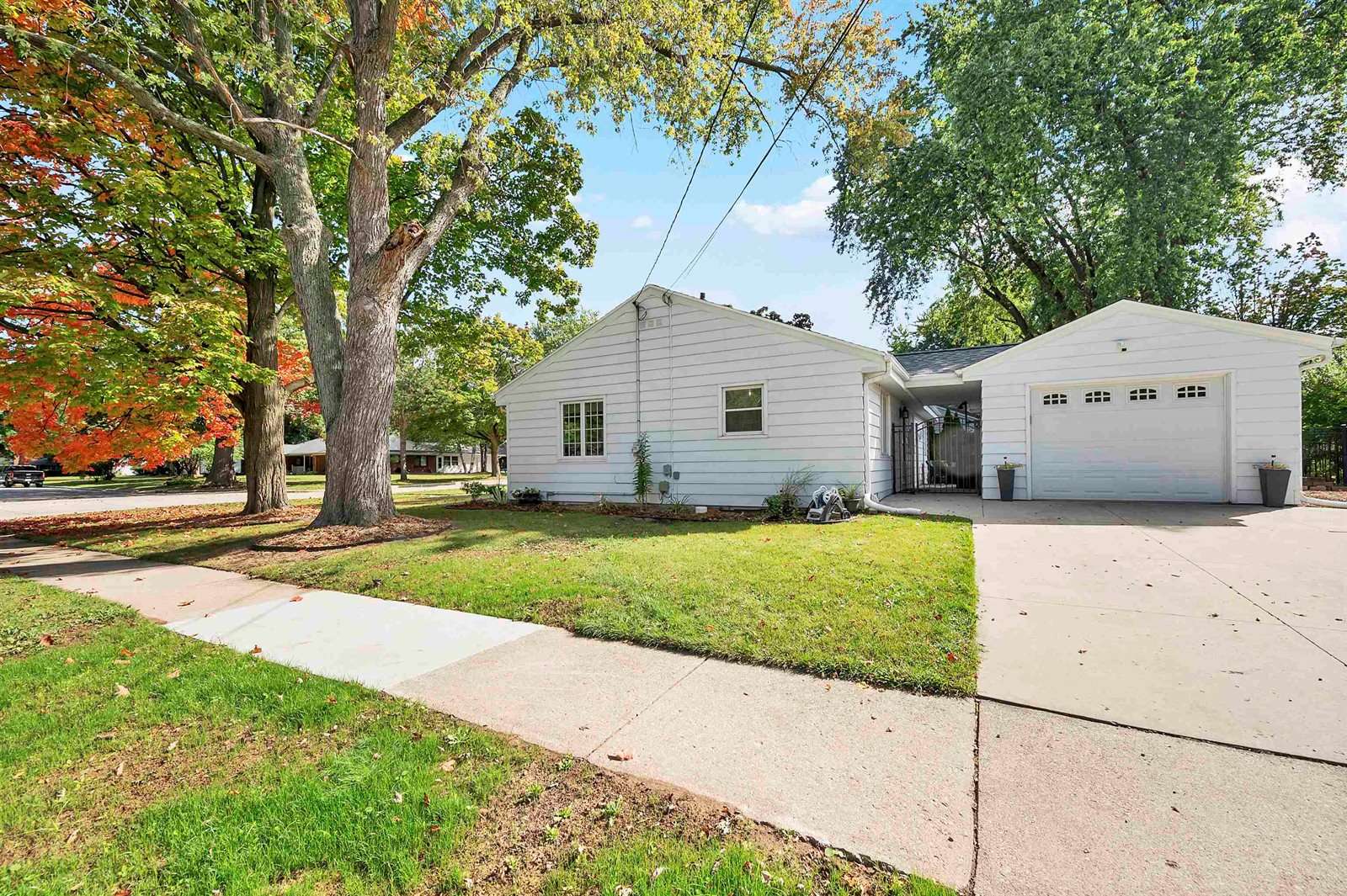 1202 Ridgeway Boulevard, De Pere, WI 54115