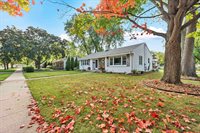 1202 Ridgeway Boulevard, De Pere, WI 54115