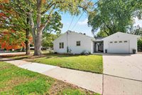 1202 Ridgeway Boulevard, De Pere, WI 54115