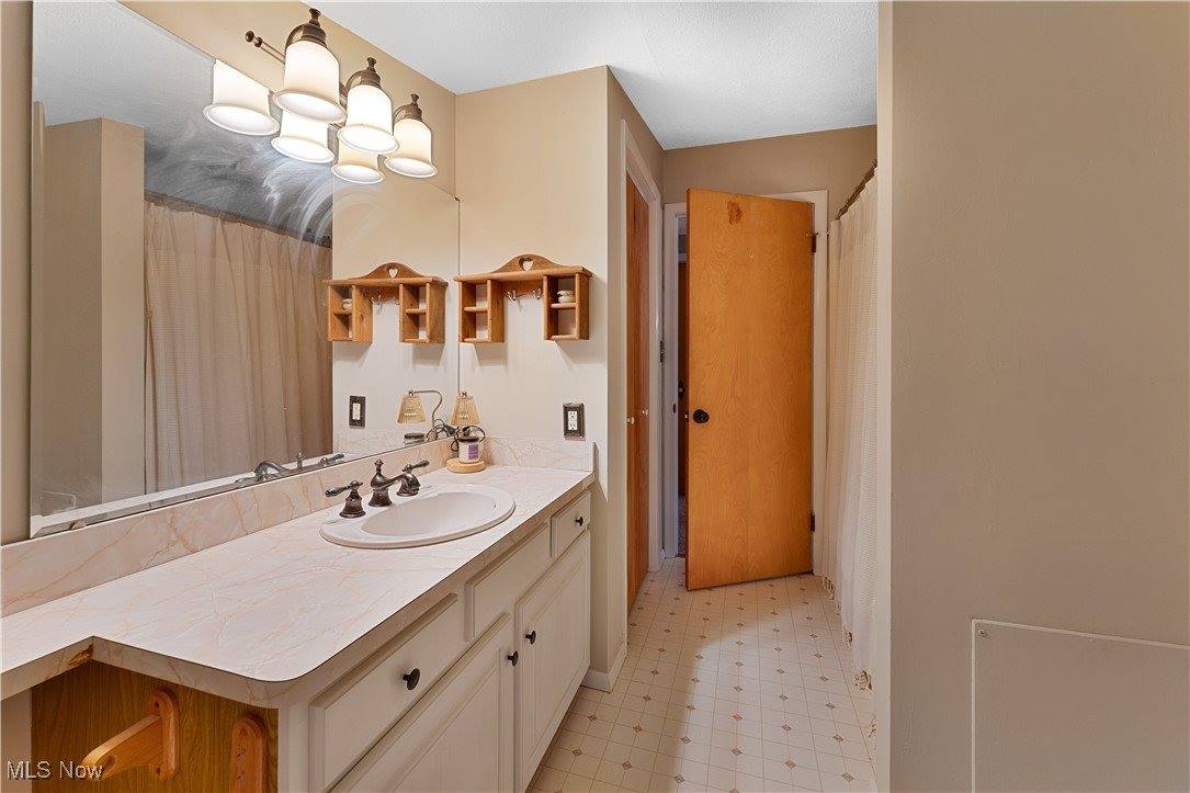 6370 Fairview Road, Austintown, OH 44515