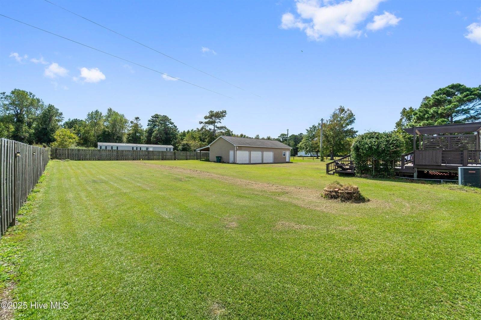 113 Old Hawkins Road, Hubert, NC 28539