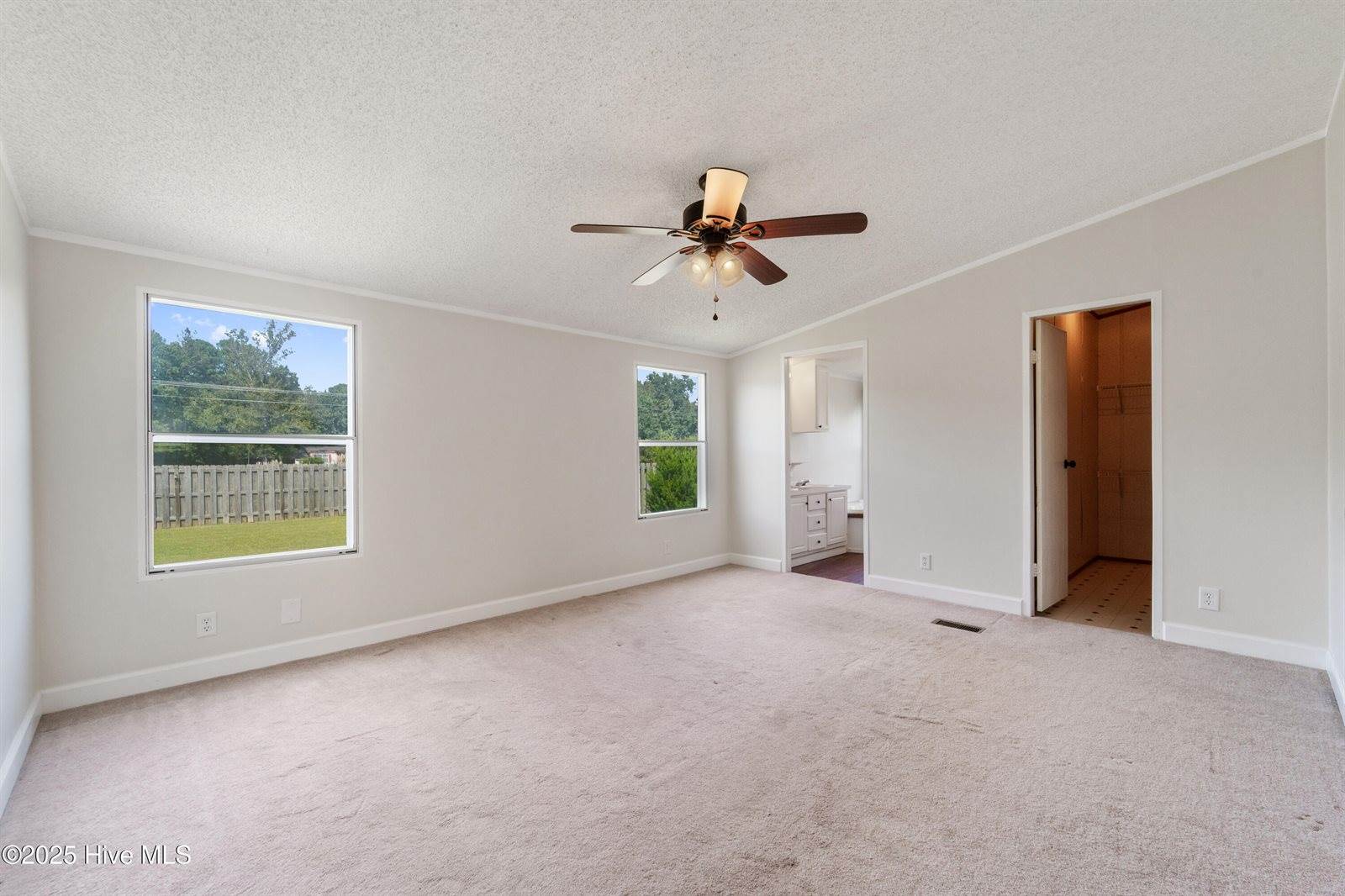 113 Old Hawkins Road, Hubert, NC 28539