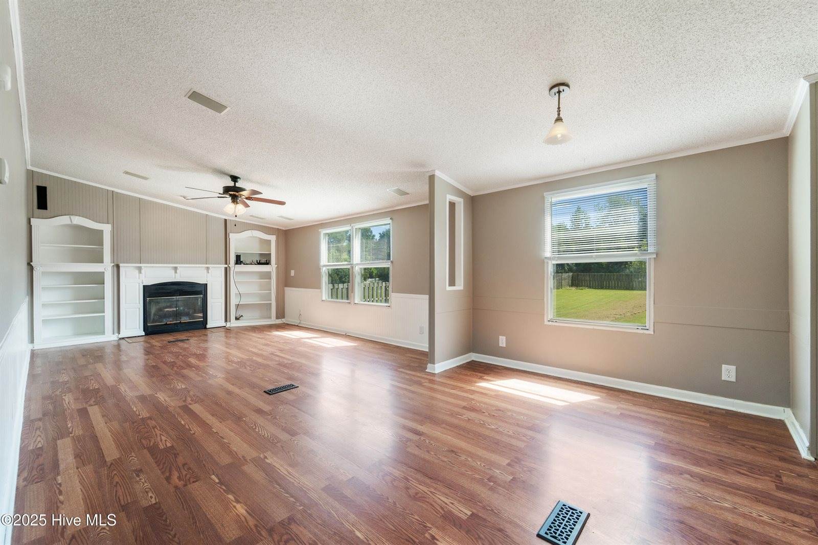 113 Old Hawkins Road, Hubert, NC 28539