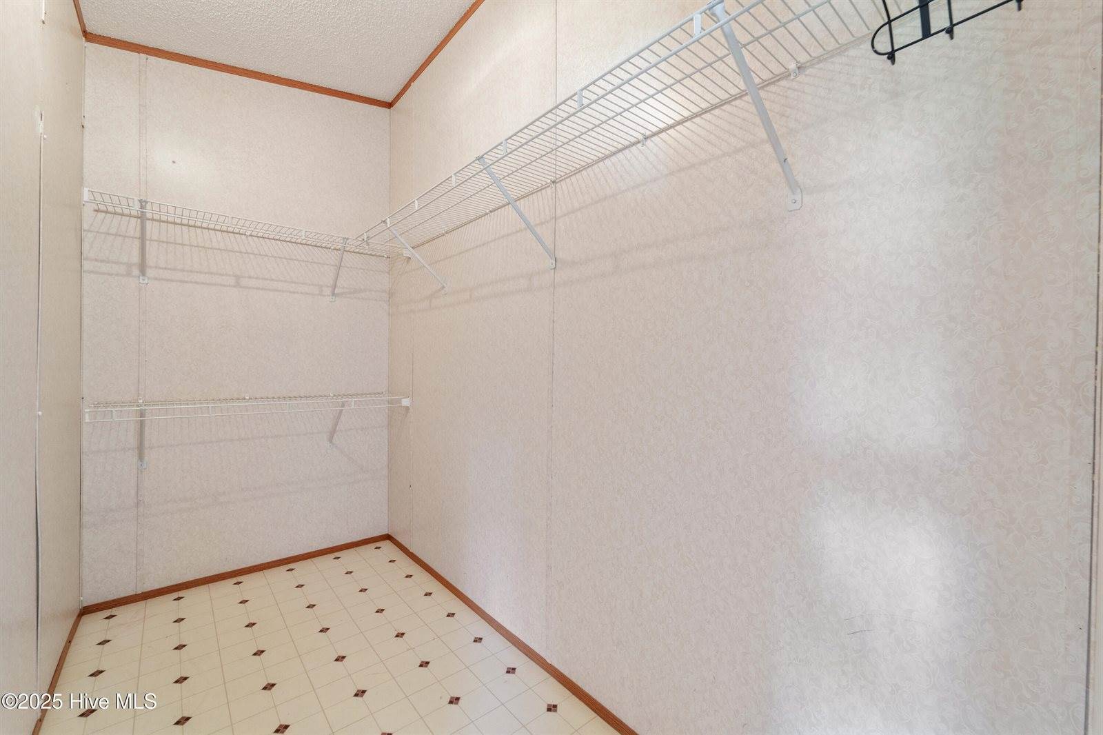 113 Old Hawkins Road, Hubert, NC 28539