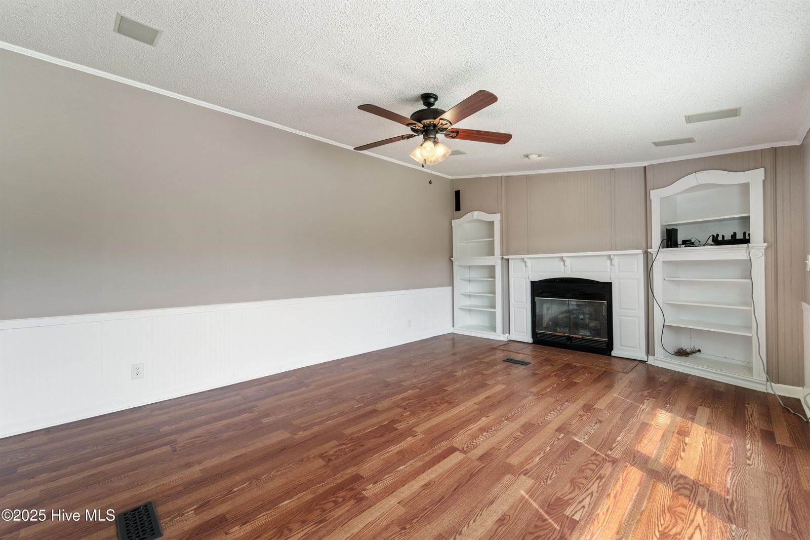 113 Old Hawkins Road, Hubert, NC 28539