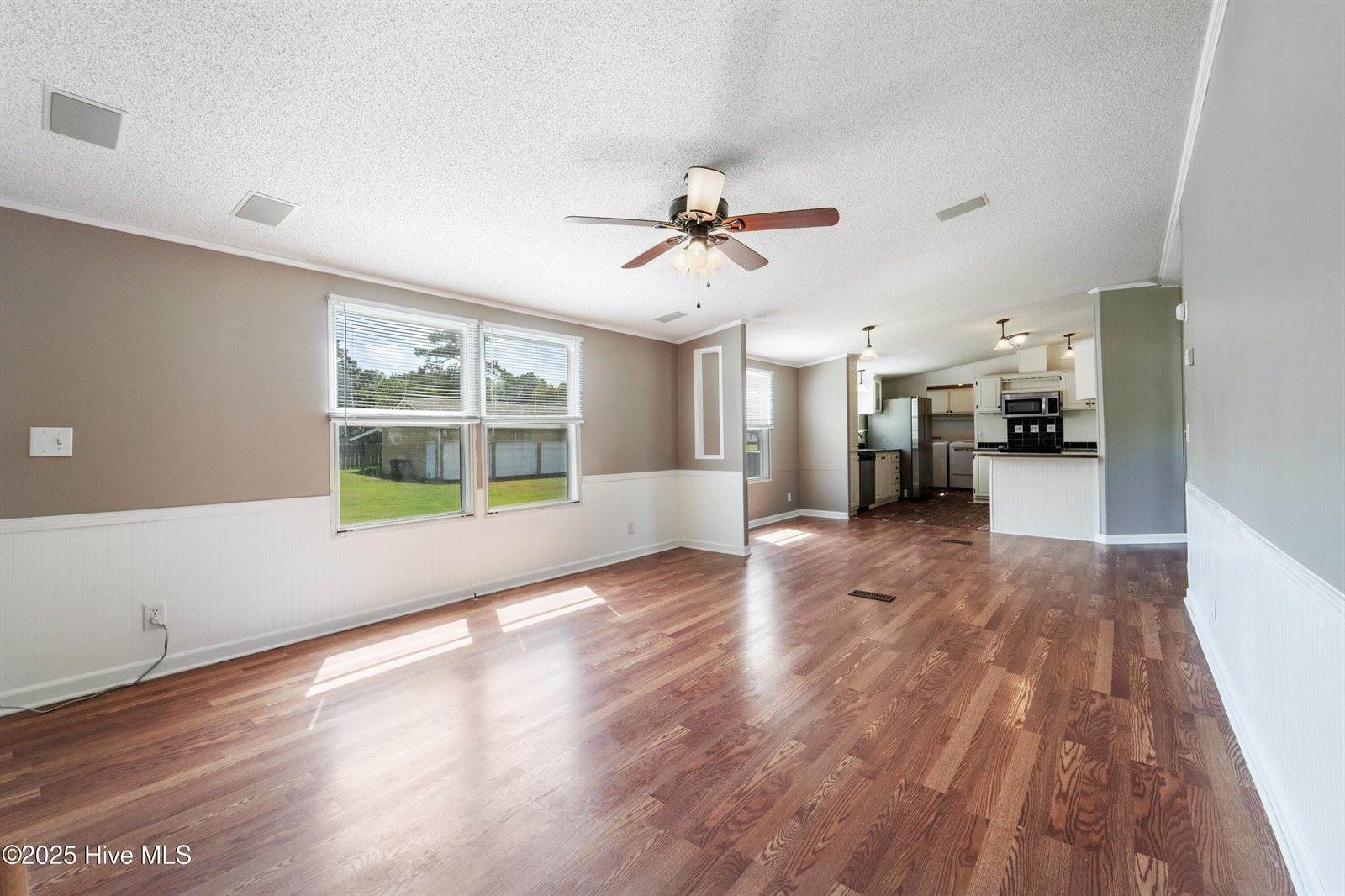 113 Old Hawkins Road, Hubert, NC 28539