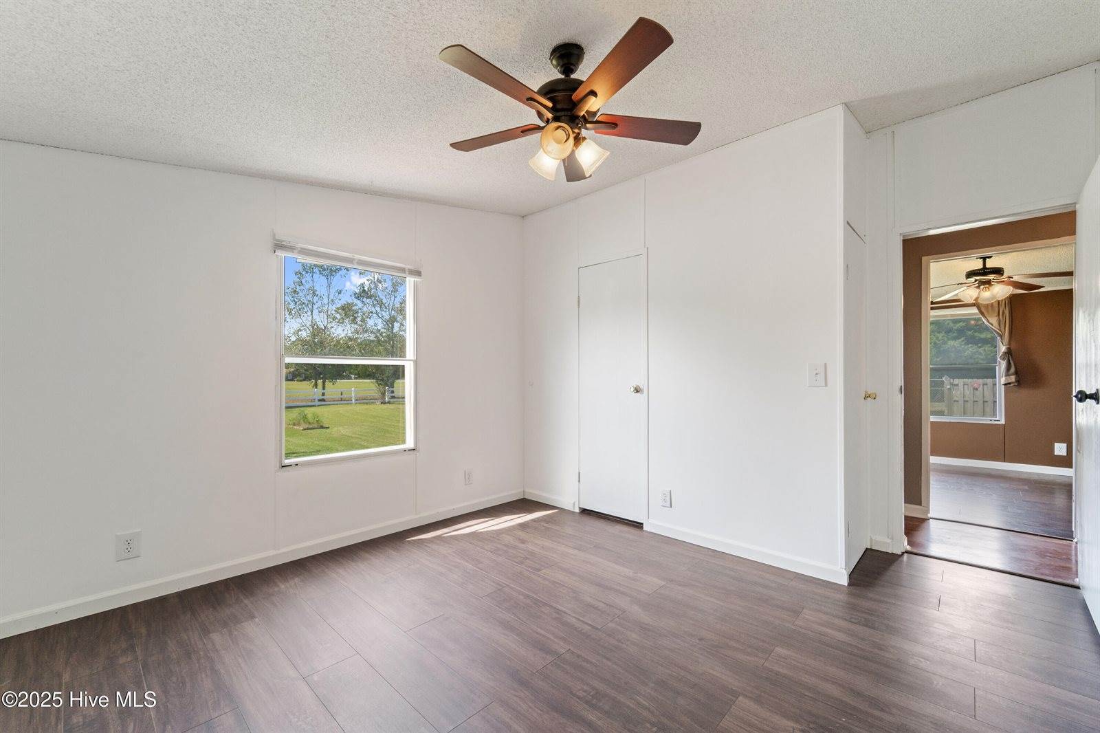 113 Old Hawkins Road, Hubert, NC 28539