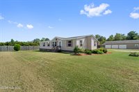 113 Old Hawkins Road, Hubert, NC 28539