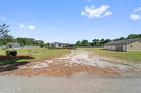 113 Old Hawkins Road, Hubert, NC 28539