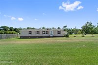 113 Old Hawkins Road, Hubert, NC 28539