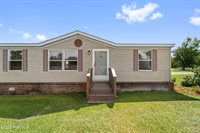 113 Old Hawkins Road, Hubert, NC 28539