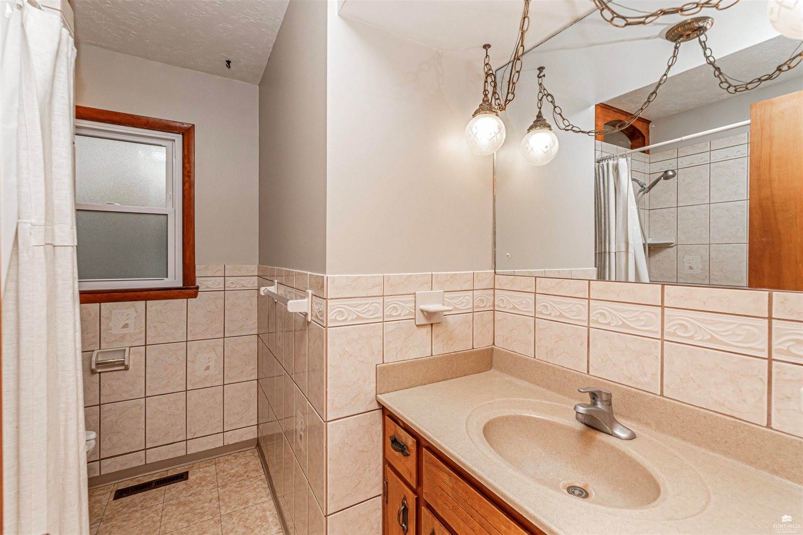 1201 South Garfield Street, Junction City, KS 66441