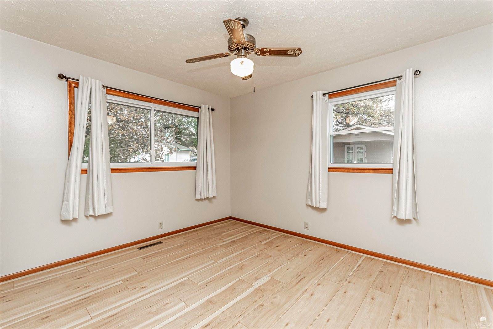 1201 South Garfield Street, Junction City, KS 66441