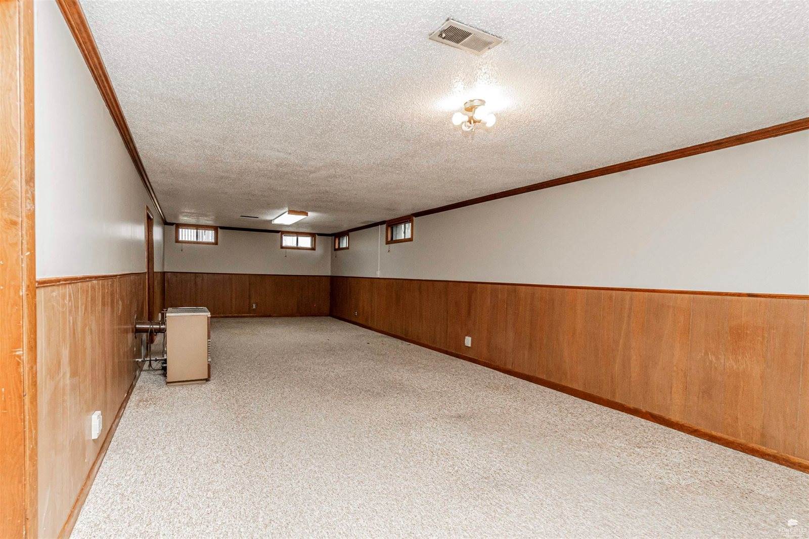 1201 South Garfield Street, Junction City, KS 66441