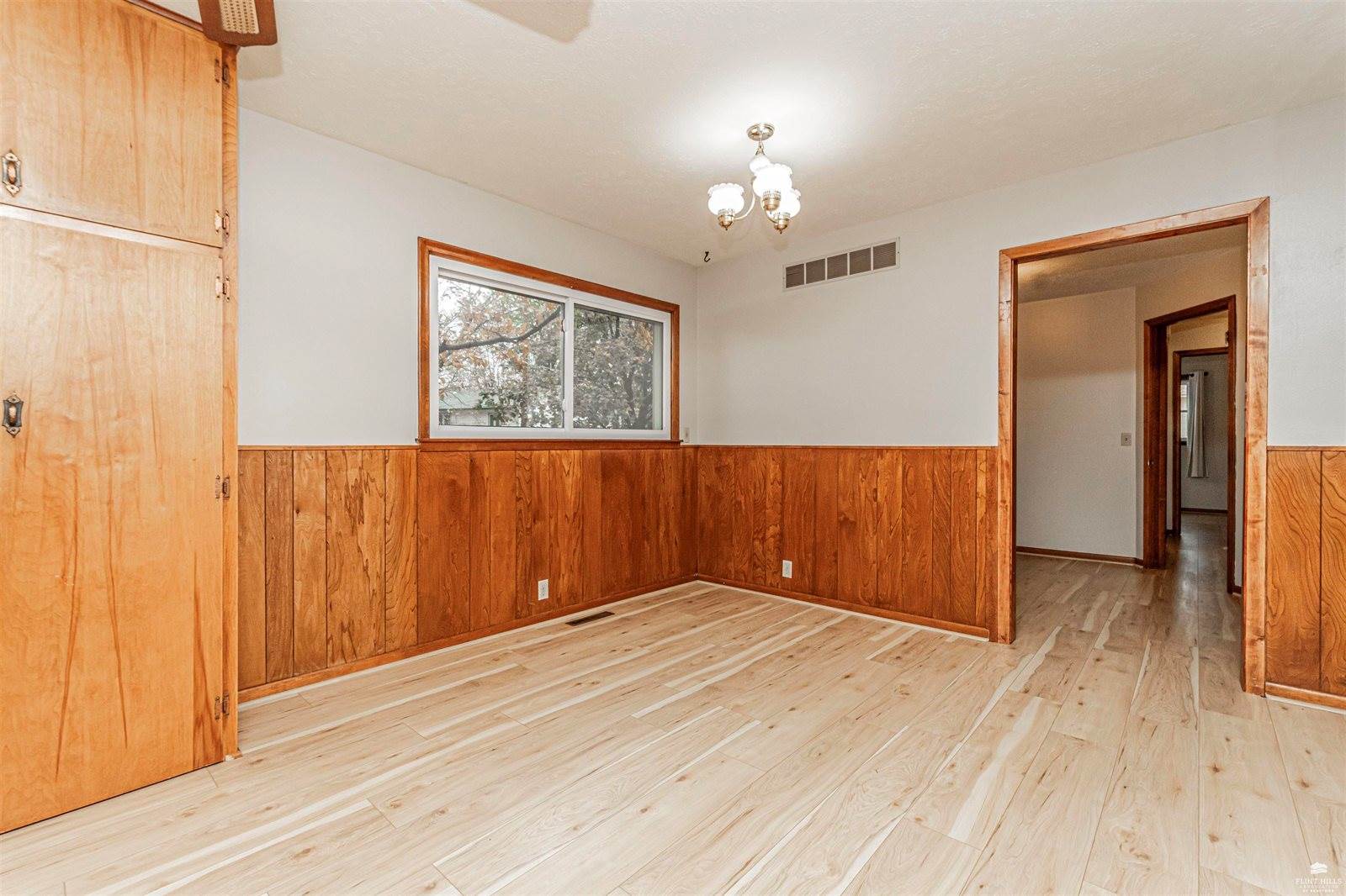 1201 South Garfield Street, Junction City, KS 66441