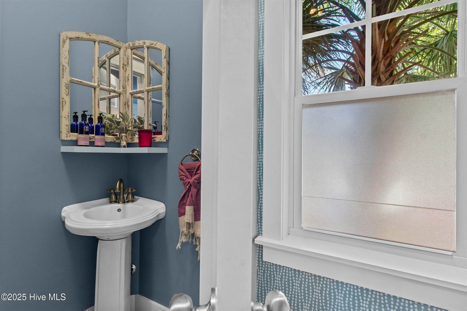 120 St James Street, Wilmington, NC 28401